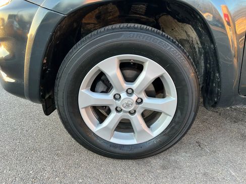 Used 2012 Toyota RAV4 Limited image 9