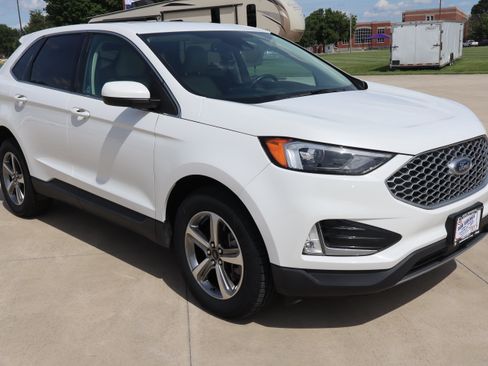 Used 2024 Ford Edge SEL w/ Convenience Package AWD/4WD image 4