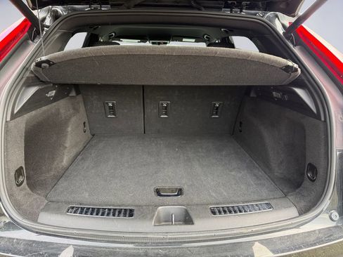 Used 2024 Cadillac XT4 Premium Luxury image 19