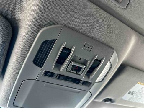 Used 2020 Toyota Highlander Limited image 39