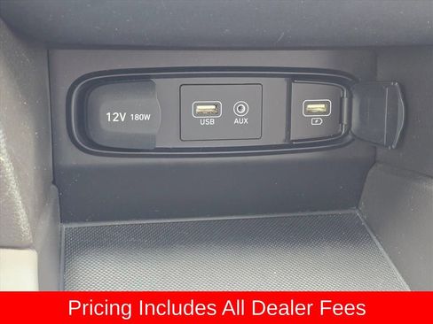 Used 2020 Hyundai Santa Fe SE FWD image 17