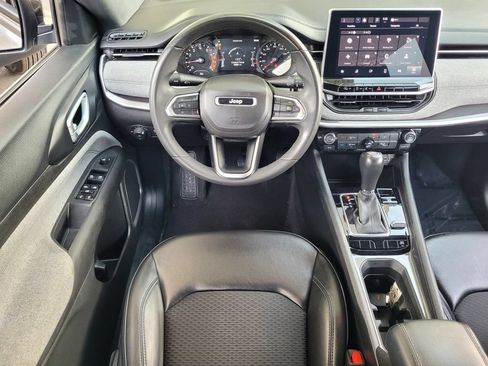 Used 2023 Jeep Compass Latitude AWD/4WD image 8