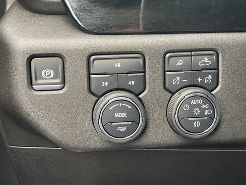 Used 2024 Chevrolet Silverado 2500 LT w/ Z71 Sport Edition image 30