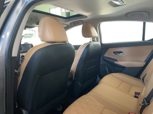 Used 2022 Nissan Sentra SV w/ SV Premium Package FWD image 6
