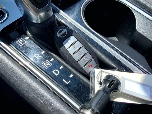 Used 2024 Nissan Altima 2.5 SV FWD image 14