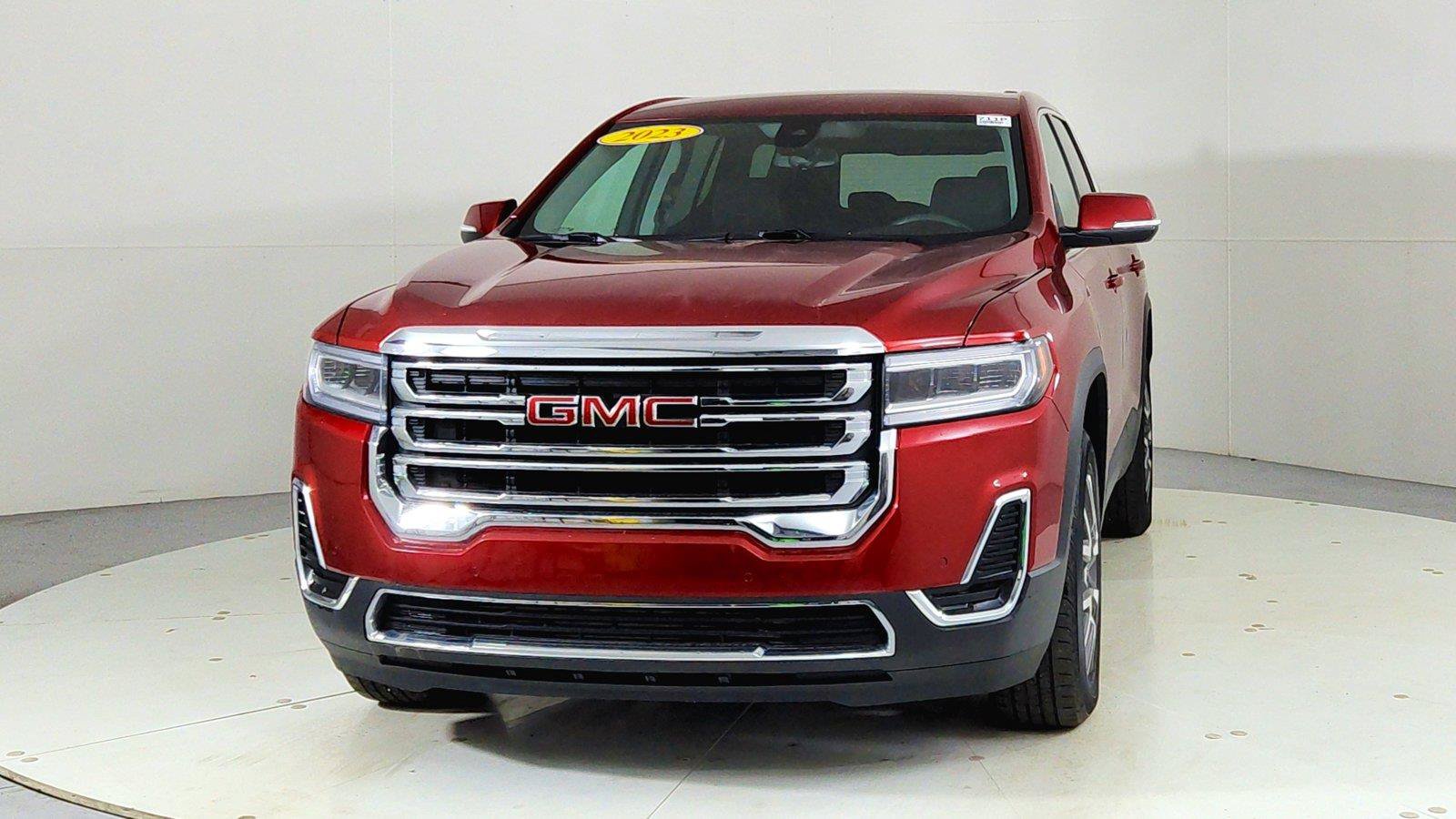 Used 2023 GMC Acadia SLE FWD image 3