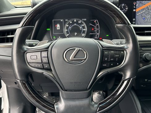 Used 2020 Lexus ES 300h w/ Premium Package image 6