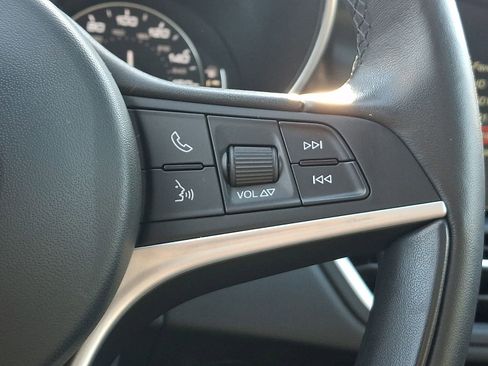 Used 2017 Alfa Romeo Giulia Ti w/ TI Lusso Light Wood Package image 23