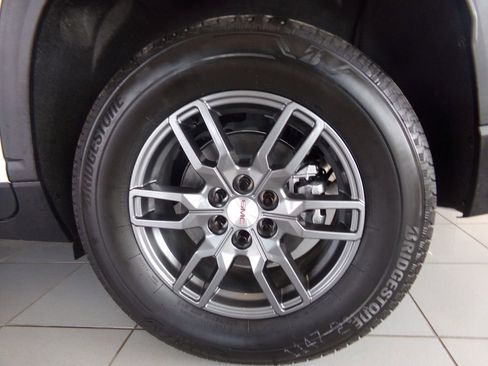 New 2025 GMC Acadia Elevation image 28