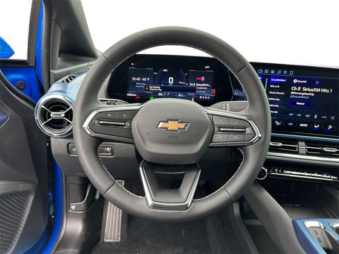 New 2026 Chevrolet Equinox EV LT image 12