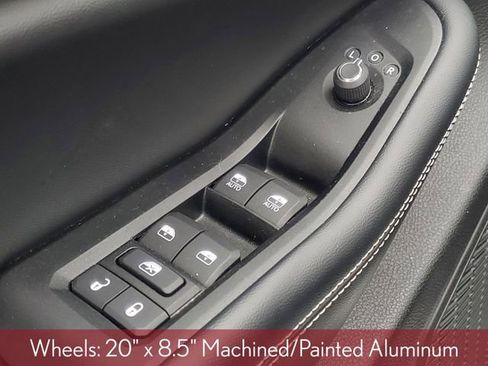 Used 2023 Jeep Grand Cherokee Limited image 14