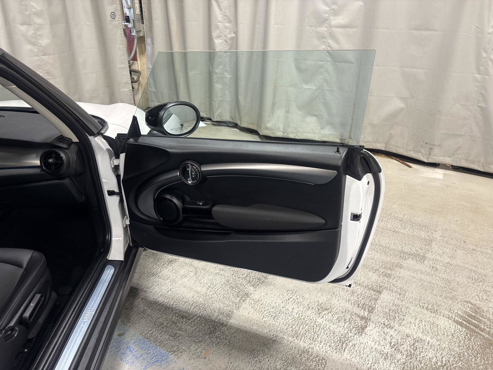 Used 2024 MINI Cooper 2-Door Hardtop FWD image 23