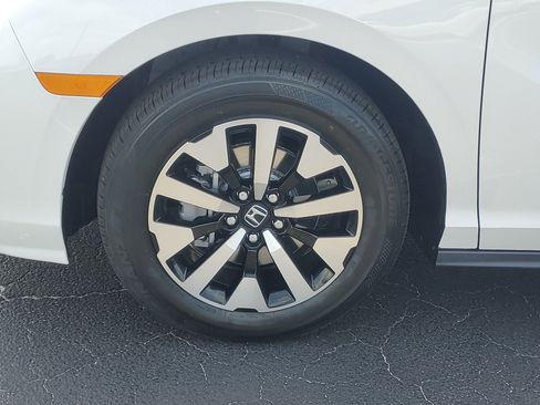 New 2026 Honda Odyssey EX-L image 3