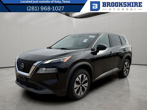 Used 2023 Nissan Rogue SV image 1