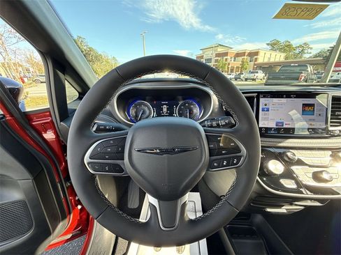 New 2026 Chrysler Pacifica Select image 14
