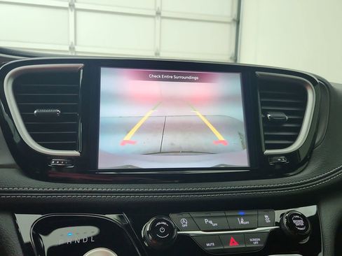 New 2026 Chrysler Pacifica Select image 25