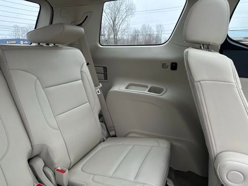 Used 2023 GMC Acadia Denali w/ Denali Ultimate Package image 15