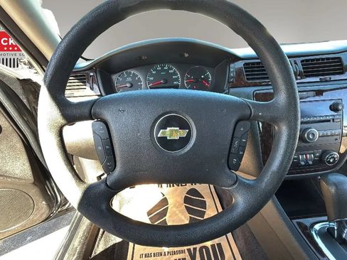 Used 2016 Chevrolet Impala LT FWD image 13