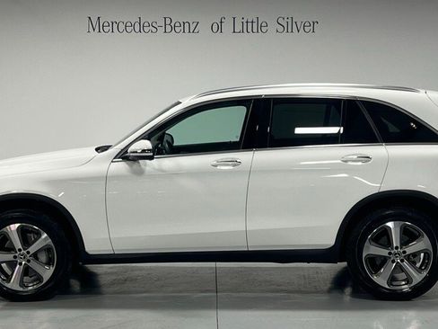 Used 2022 Mercedes-Benz GLC 300 4MATIC image 2