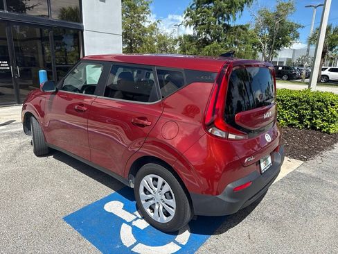Certified 2022 Kia Soul LX FWD image 4