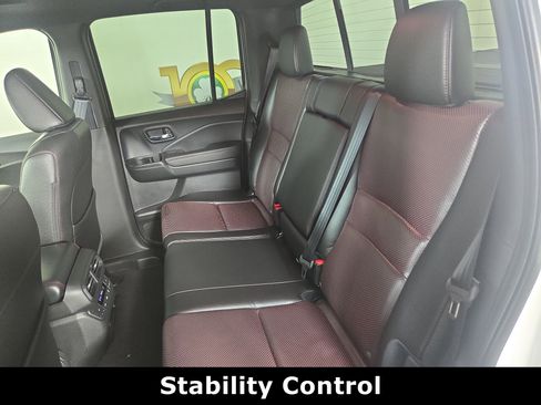 Used 2025 Honda Ridgeline Black Edition image 12