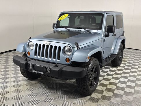Used 2012 Jeep Wrangler Sahara AWD/4WD image 10