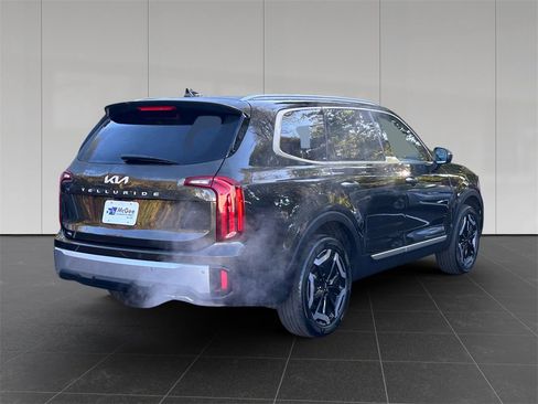 Used 2023 Kia Telluride S image 5