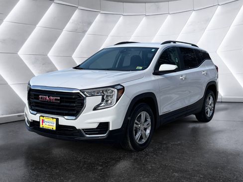 Used 2022 GMC Terrain SLE w/ Driver Convenience Package image 2