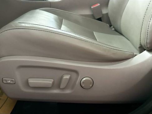 Used 2017 Toyota Highlander Limited Platinum image 21