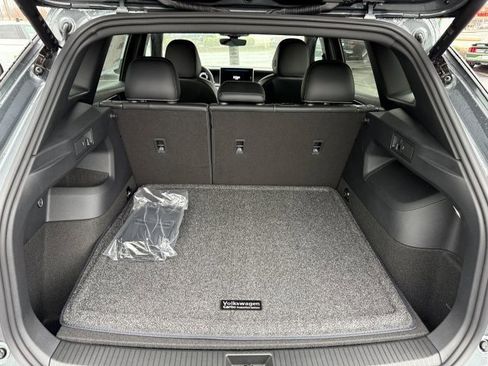 New 2026 Volkswagen Tiguan SE R-Line image 18