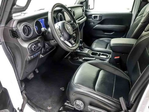 Used 2023 Jeep Wrangler Unlimited Sahara w/ Cold Weather Group AWD/4WD image 9