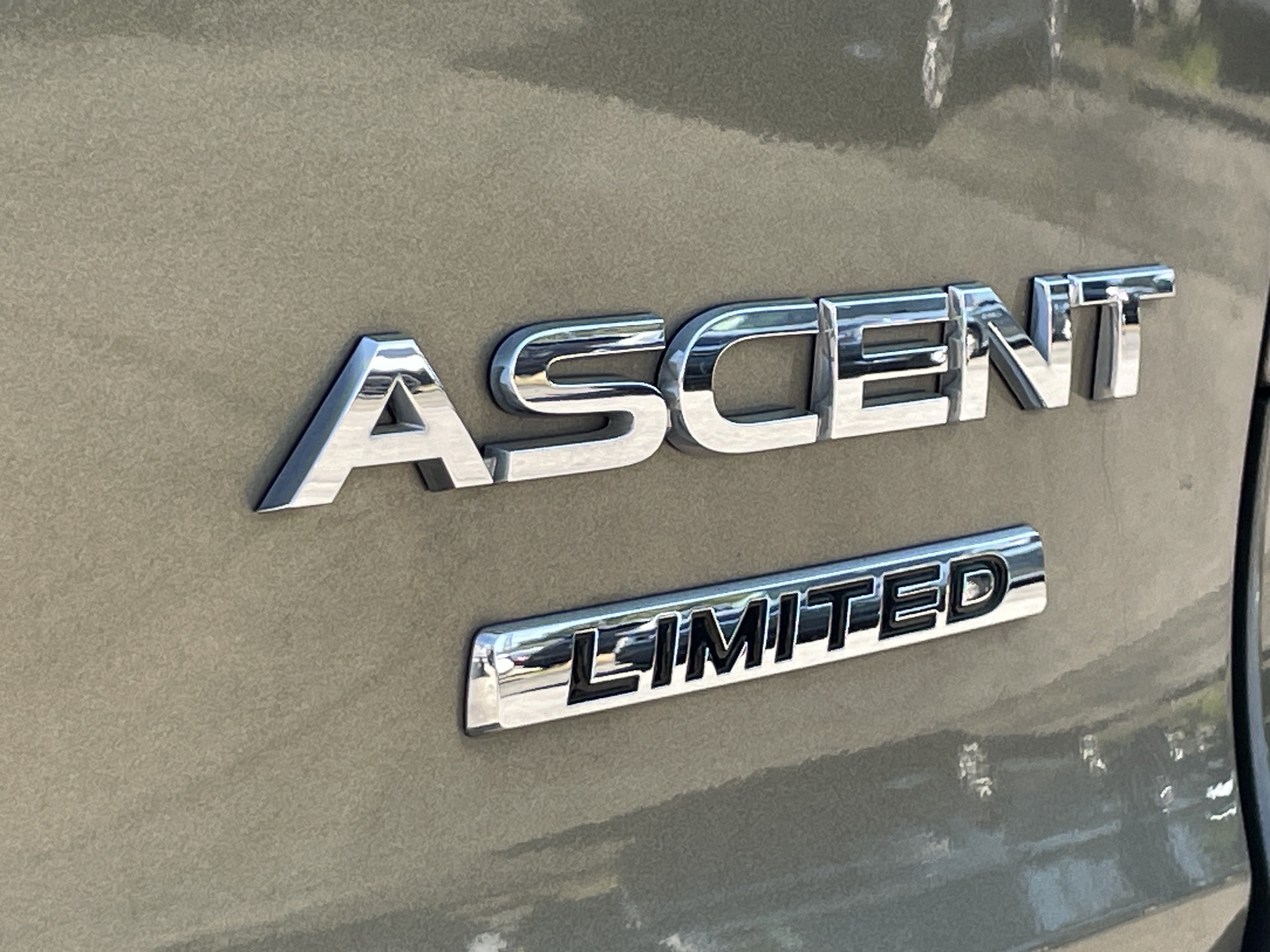Used 2023 Subaru Ascent Limited AWD/4WD image 9