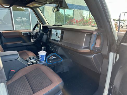 Used 2022 Ford Bronco Outer Banks AWD/4WD image 10