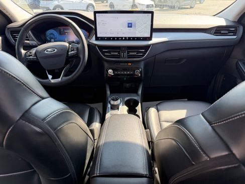 Used 2024 Ford Escape Platinum AWD/4WD image 10