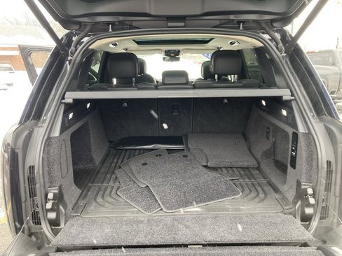 Used 2023 Land Rover Range Rover SE image 24