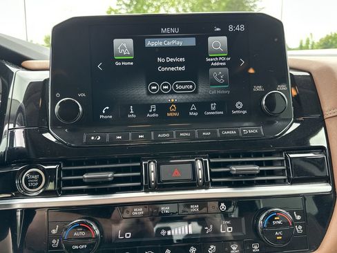 Used 2022 Nissan Pathfinder Platinum AWD/4WD image 11