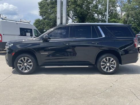 Used 2022 Chevrolet Tahoe LT w/ Luxury Package RWD image 2