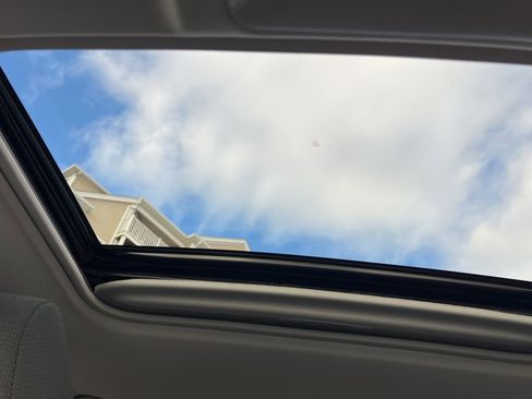 Used 2023 Toyota RAV4 XLE image 22