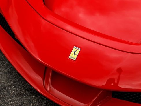 Used 2023 Ferrari SF90 Spider image 11