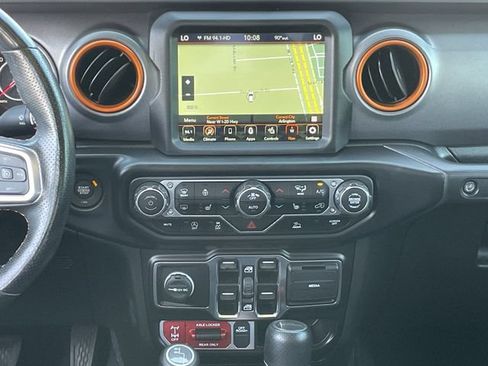 Used 2022 Jeep Gladiator Mojave w/ Cold Weather Group AWD/4WD image 15