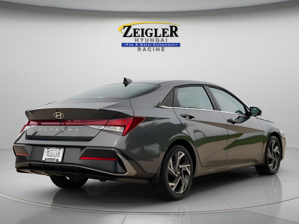 Certified 2024 Hyundai Elantra SEL w/ Convenience Package FWD image 7