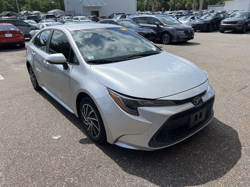 Used 2021 Toyota Corolla LE FWD image 16