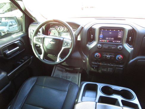 Used 2019 Chevrolet Silverado 1500 LT w/ Texas Edition image 9