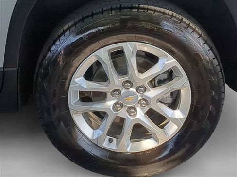 Used 2023 Chevrolet Traverse LS FWD image 24
