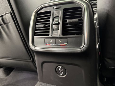 Certified 2025 Porsche Macan image 21