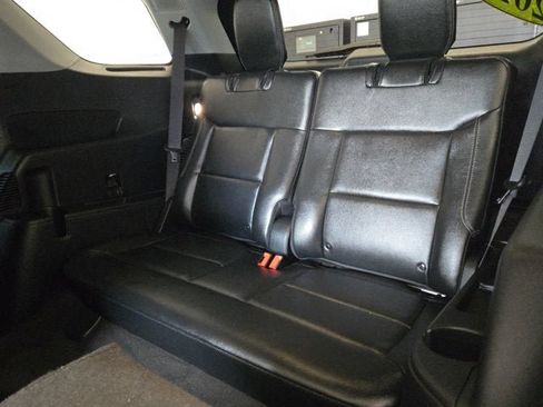 Used 2022 Ford Explorer Limited w/ Equipment Group 301A AWD/4WD image 19