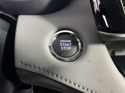 Used 2023 Toyota Highlander XLE FWD image 27