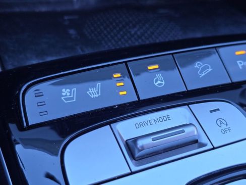 Used 2022 Hyundai Tucson Limited w/ Cargo Package image 16