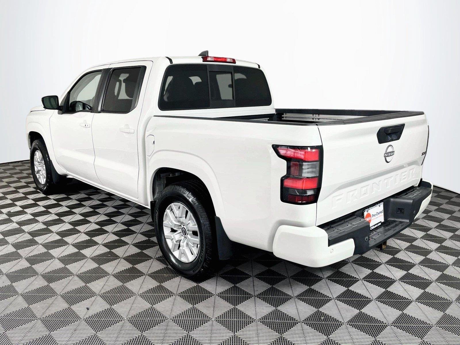 Used 2022 Nissan Frontier SV RWD image 6