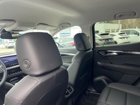 Certified 2025 Buick Envision Preferred image 30